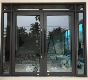 Cửa nhôm thuỷ lực 01