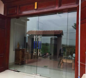 Cửa kính cường lực 05
