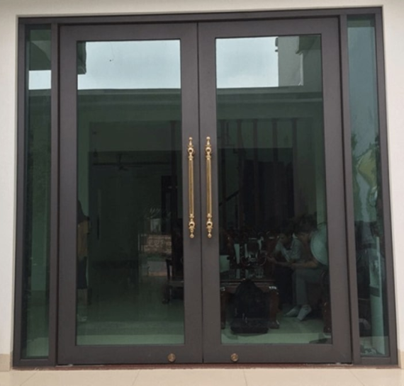 Cửa nhôm thuỷ lực 04