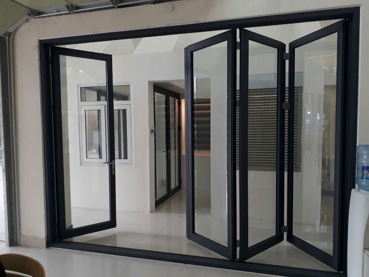 Thi công cửa kính Đức Hòa